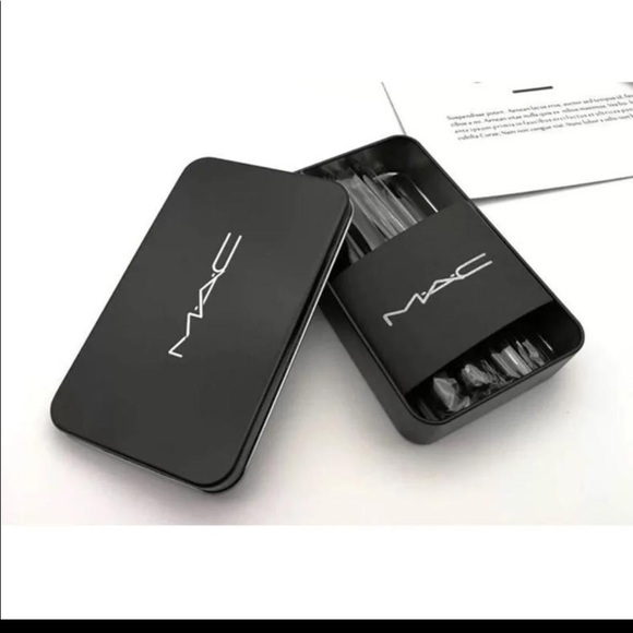 MAC 12 piece make up brush set, new in box - Picture 2 of 2